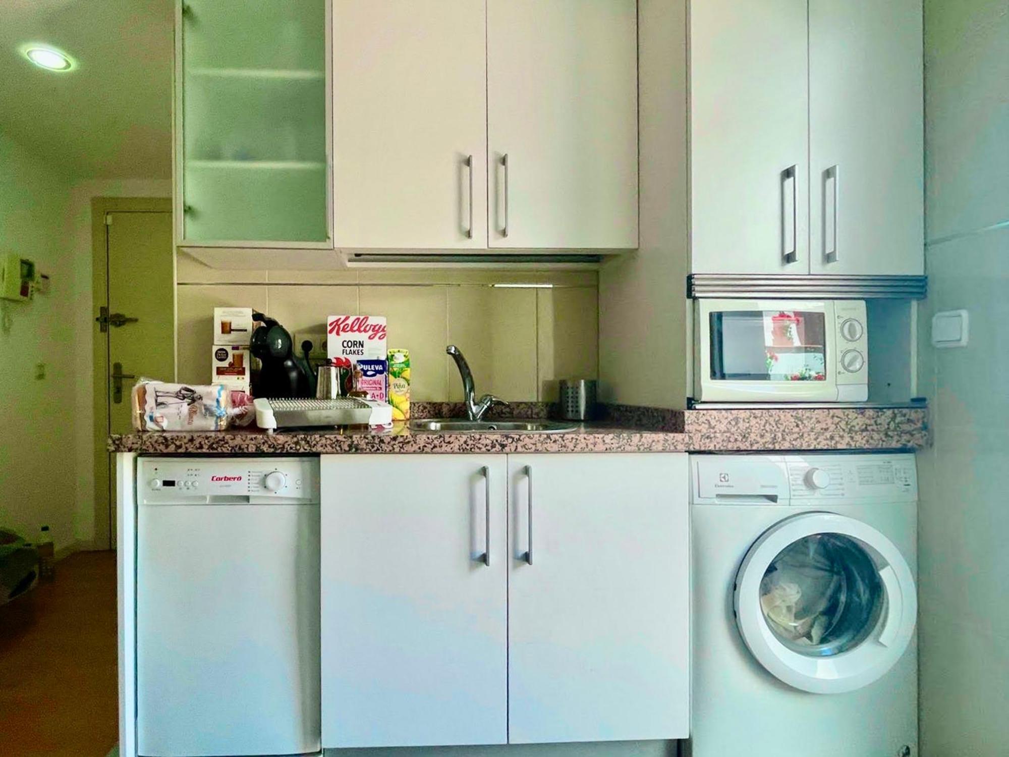 Maravilloso Apartamento Centrico De 70M2, Jardin Propio 40M2 Con Piscina Para Ninos Y Parking Opcional マラガ エクステリア 写真