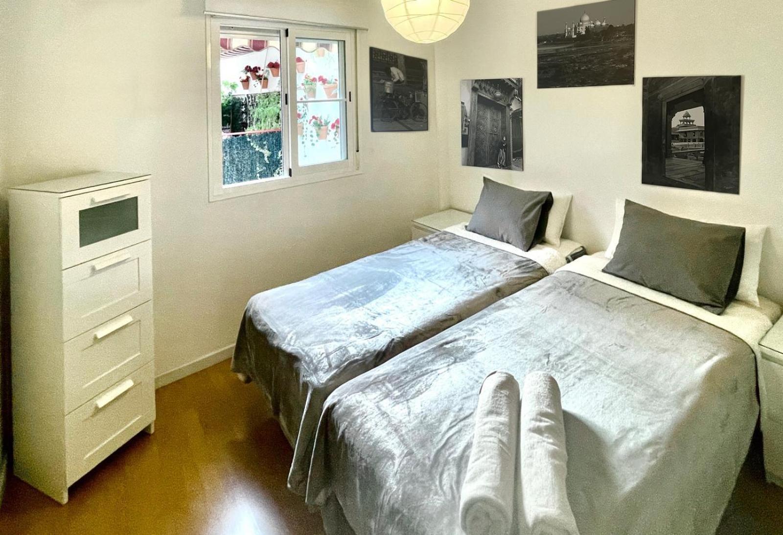 Maravilloso Apartamento Centrico De 70M2, Jardin Propio 40M2 Con Piscina Para Ninos Y Parking Opcional マラガ エクステリア 写真
